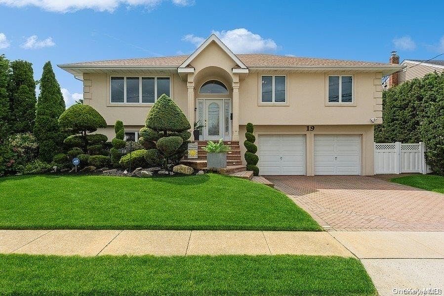 1st image of 19 Anchor Drive