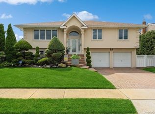 19 Anchor Dr, Massapequa, NY 11758