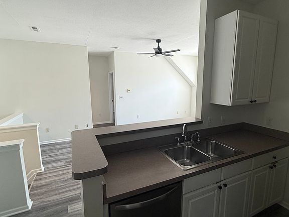 3rd image of 1520-1524 Glenn Ave