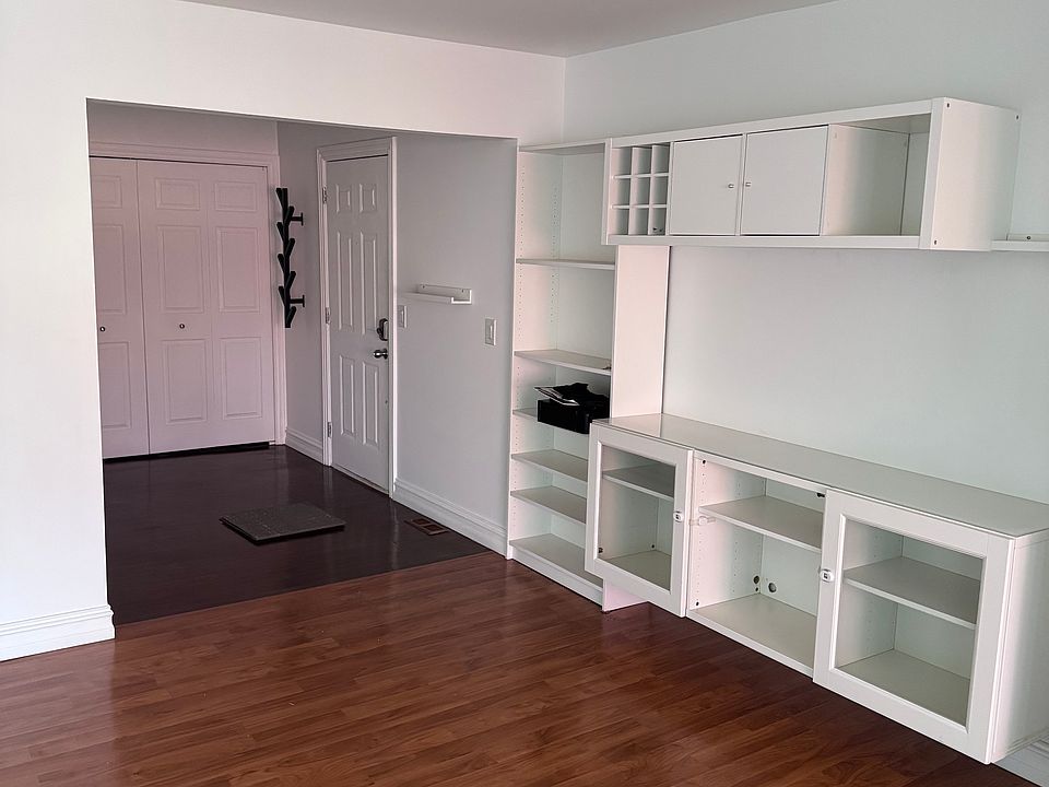 1st image of 5876 Vassar