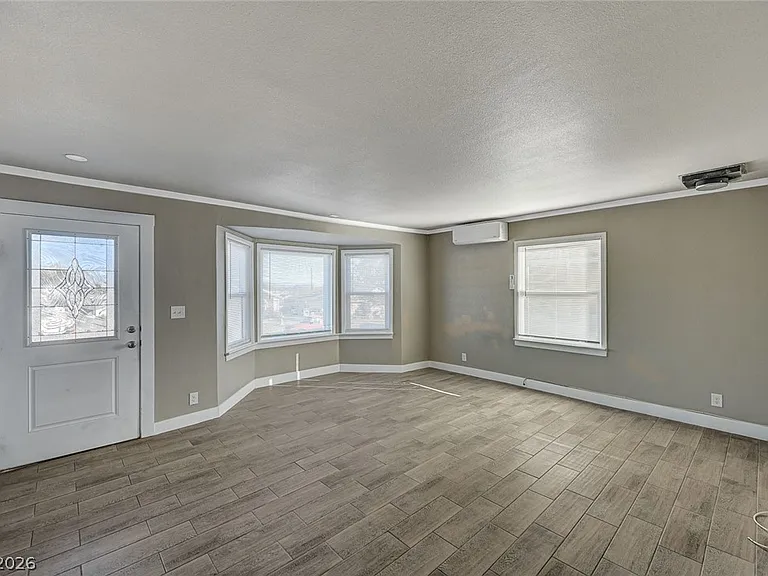 632 Avenue D — Photo 6