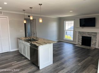 3724 Charter Oaks Dr APT 4, Louisville, KY 40241