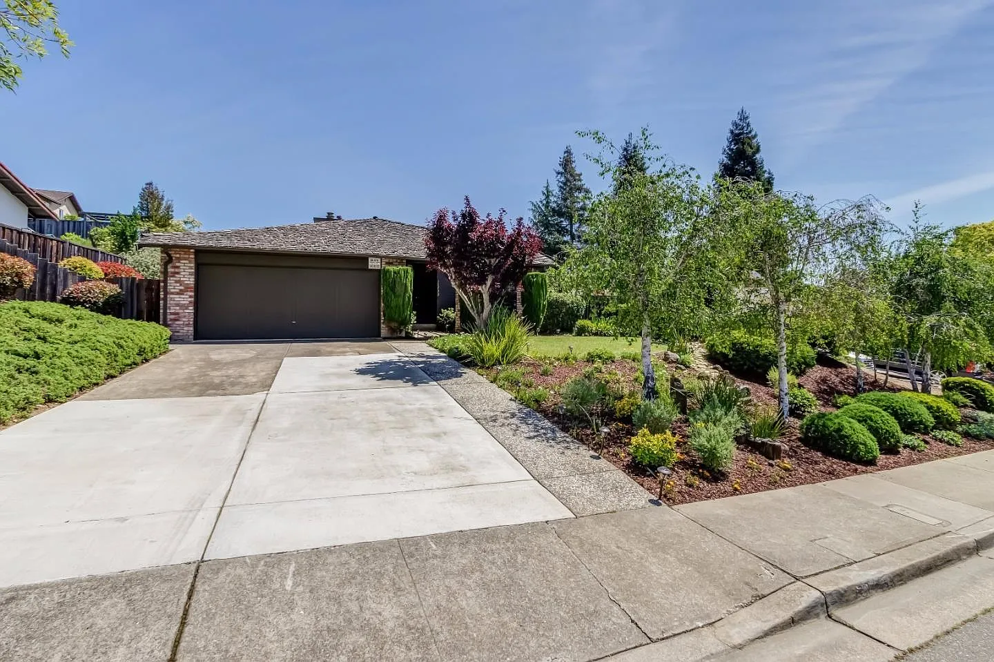 18730 W Cavendish Dr photo 1