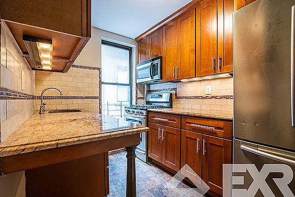 1st image of 601 Park Pl APT 3F