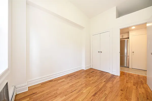 Rented by Buchbinder & Warren | media 6