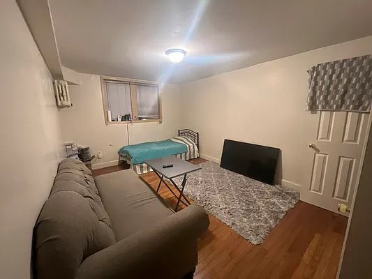 Rented by REALTY QUEST NEW YORK INC | media 6