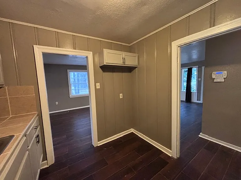 3906 S Barrow Dr — Photo 6