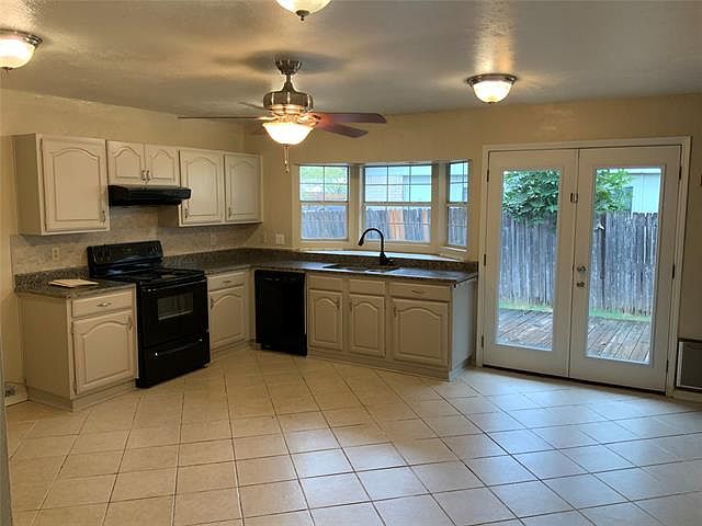2nd image of 2039 Ash Hill Rd