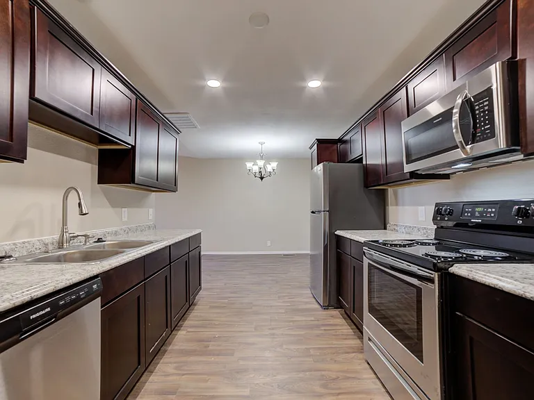 S 79th E Ave Duplex — Photo 4