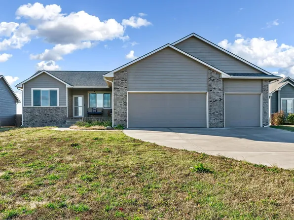 1149 E Red River Cir, Clearwater, KS 67026