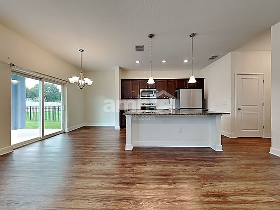 4th image of 923 Walden Pond Dr