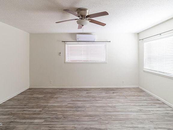 4th image of 1815 E Cliff Dr
