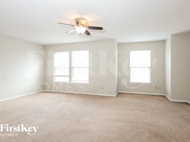 10735 Cyrus Dr — Photo 12