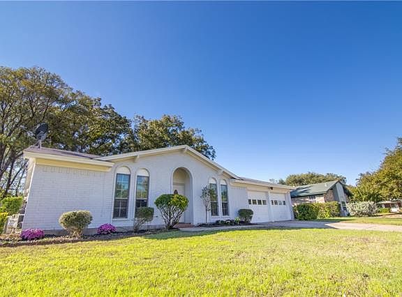 3rd image of 5129 Cummings Dr E