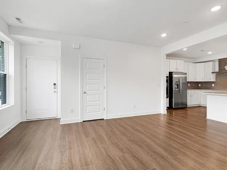 1204 S Person St #101 — Photo 5