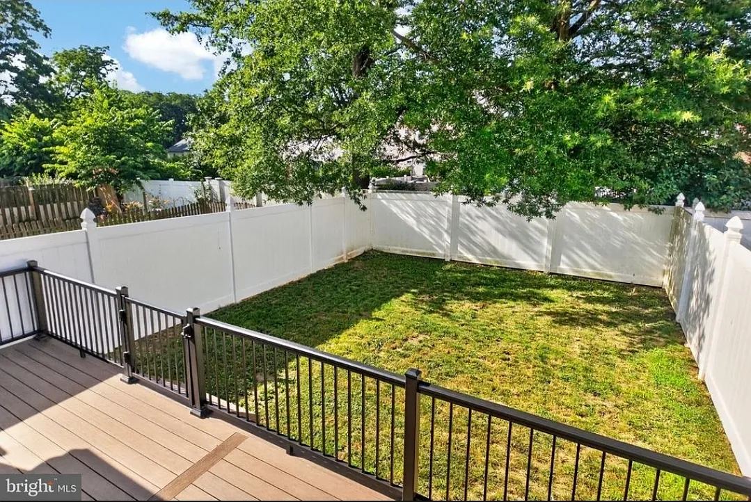 3 bed, 2.5 bath, 1560 sqft, $2,700 — Photo 4