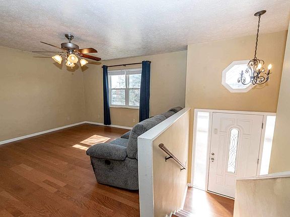 2nd image of 2620 Lesa Ln