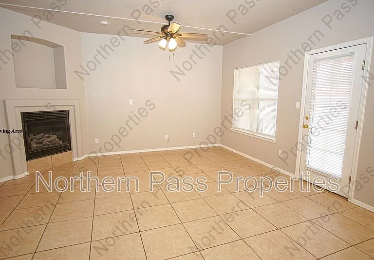 10790 Adin St — Photo 6