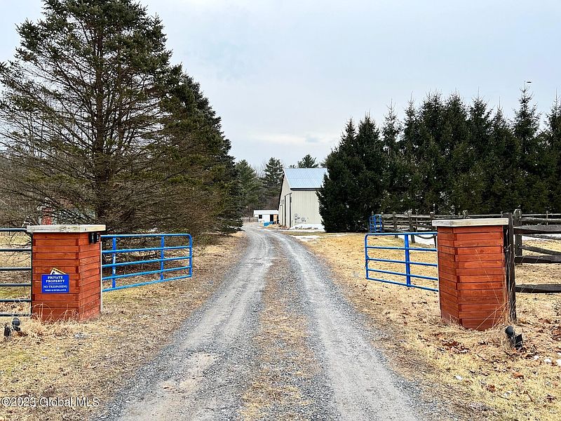 2nd image of 3690 Lewis Road