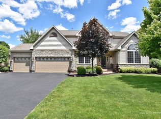 2377 Schrader Ln, North Aurora, IL 60542