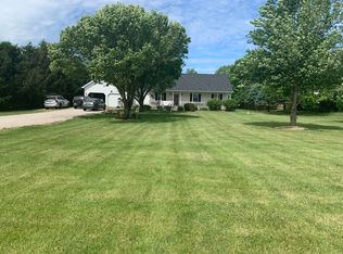6905 Glasgow Rd, Warrensburg, IL 62573