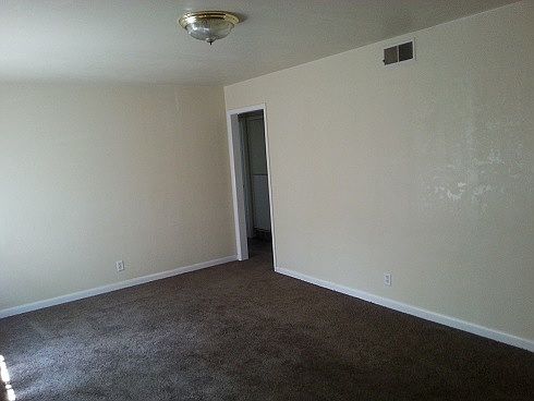5th image of 2429 Knox Dr