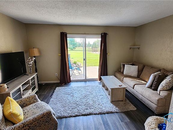 4th image of 744 Fairway Dr APT 24