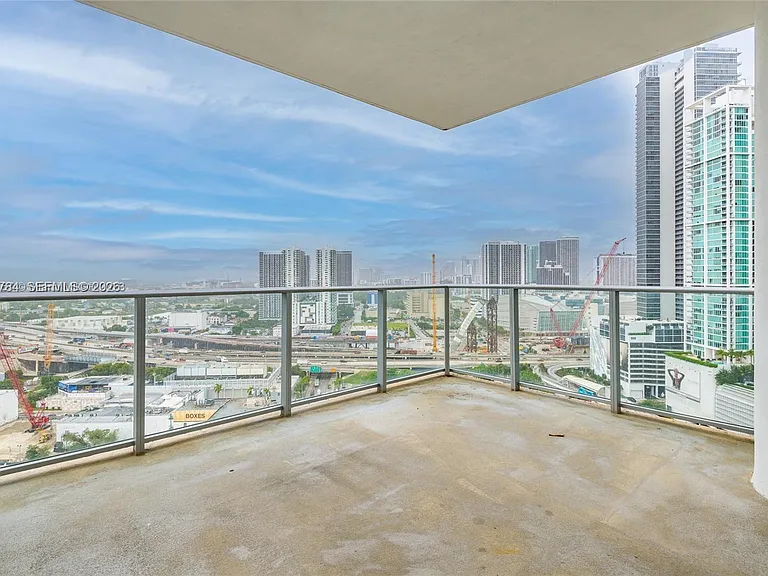 851 NE 1st Ave #2100 — Photo 32