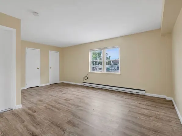 39-08 Little Neck Pkwy #1F, Little Neck, NY 11363