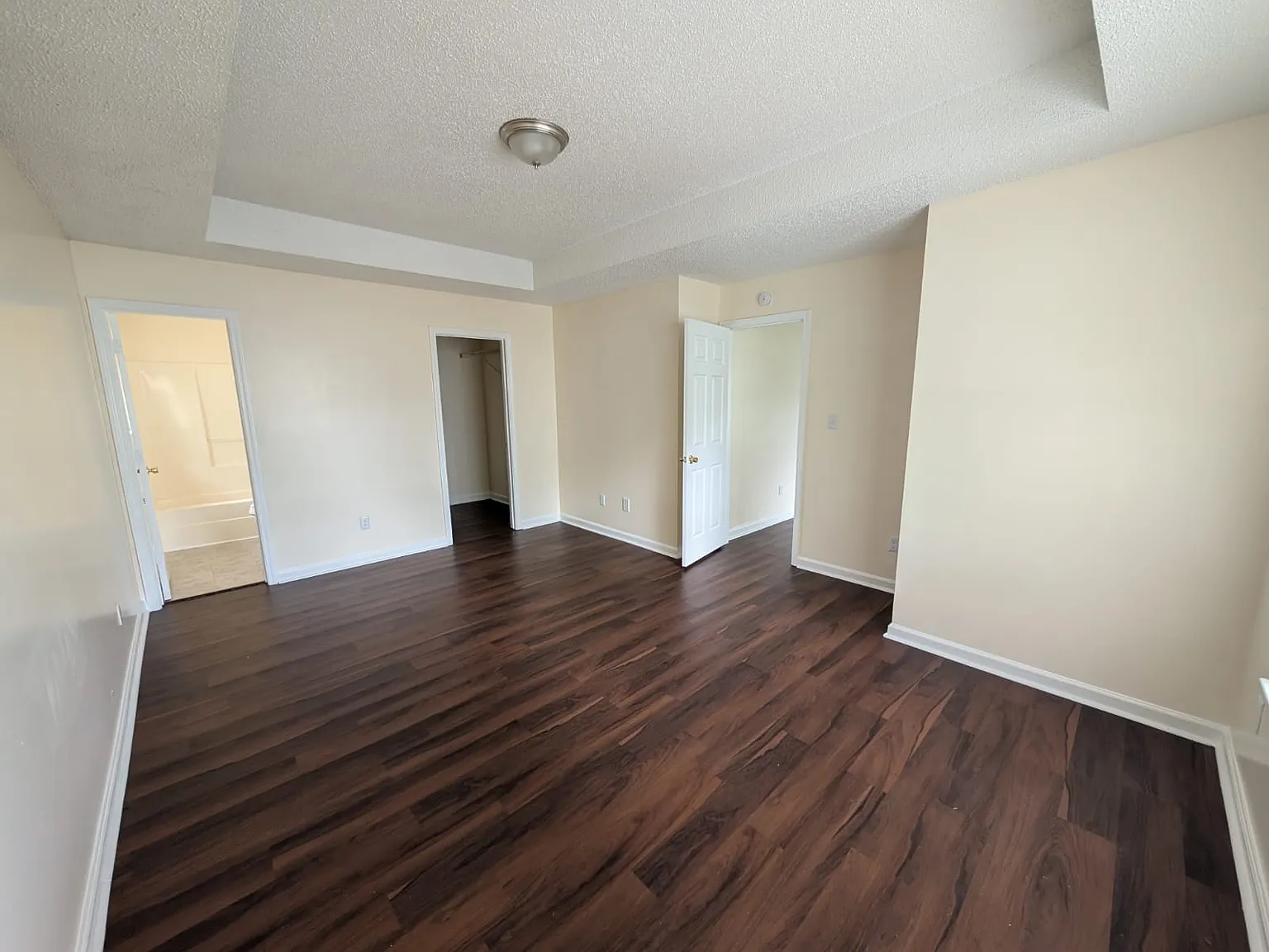 4 bed, 1339 sqft, $1,870 — Photo 3