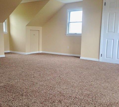Large 3rd floor bedroom