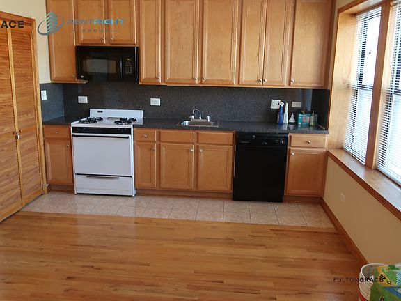 2nd image of 1402 N Ashland Ave #2