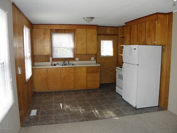 4th image of 111 NE 19th Street #C & D