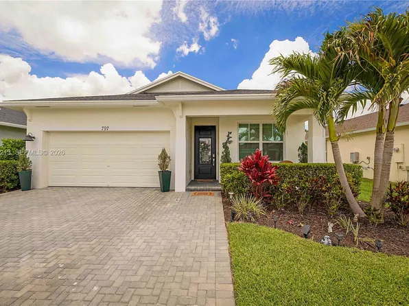 797 SE Bloomfield Rd, Port Saint Lucie, FL 34984