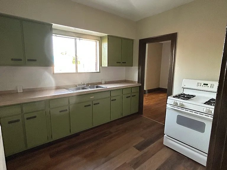1028 Jefferson Ave #UP — Photo 7