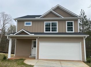 572 Bishop Ct, Commerce, GA 30529