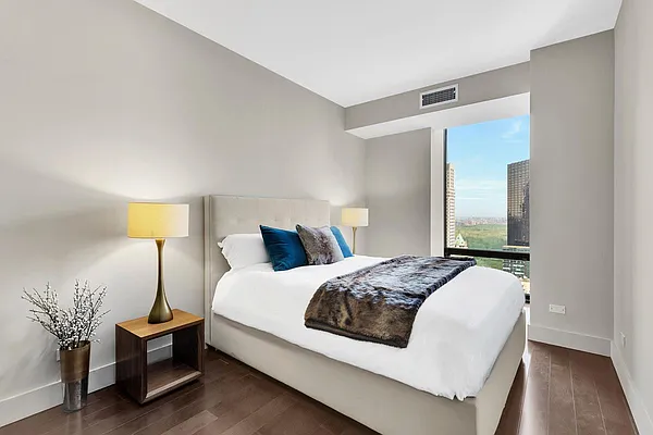 Rented by Engel & Völkers New York City | media 32