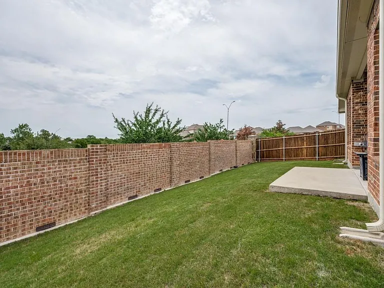 9108 Bronze Meadow Dr — Photo 22