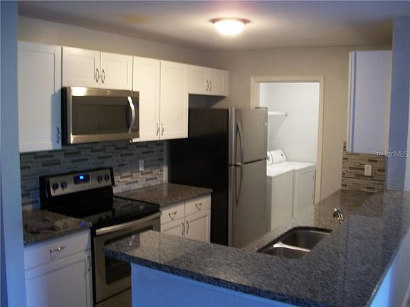 3rd image of 1400 Gandy Blvd N Unit 704