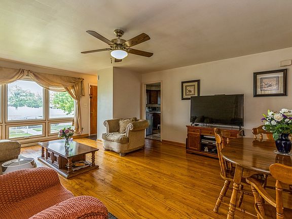 2nd image of 1707 Argonne Dr