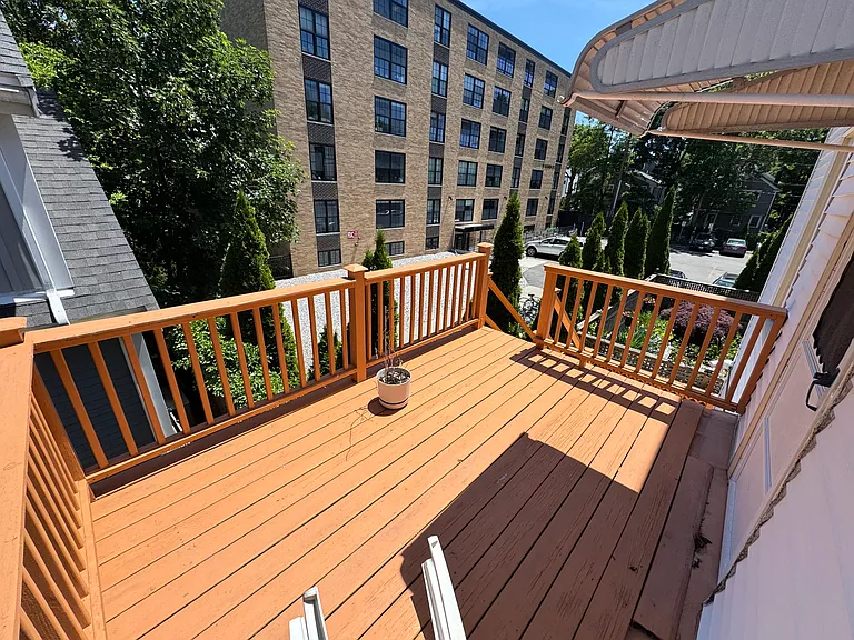 32 Kinnaird St #2 — Photo 1