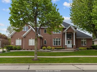 4916 N Silentwind Way, Appleton, WI 54913