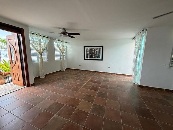 3rd image of 163 CALLE 7