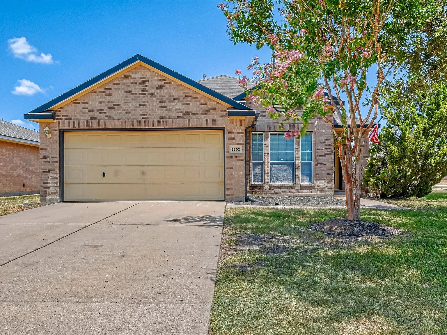 3 bed, 2.0 bath, 1450 sqft, $1,895 — Photo 1