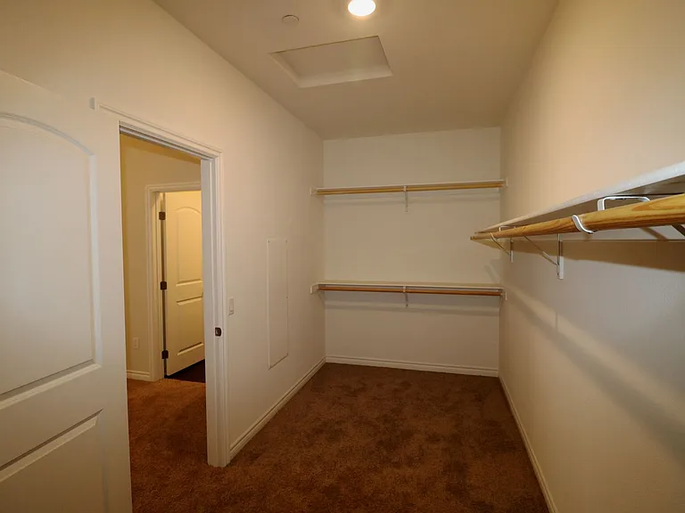 Santa Barbara Luxury Apartment Homes — Photo 7