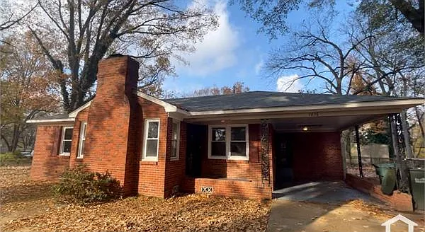4 bed, $1,690 — Photo 1