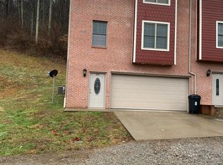 205 Holly St, Weston, WV 26452