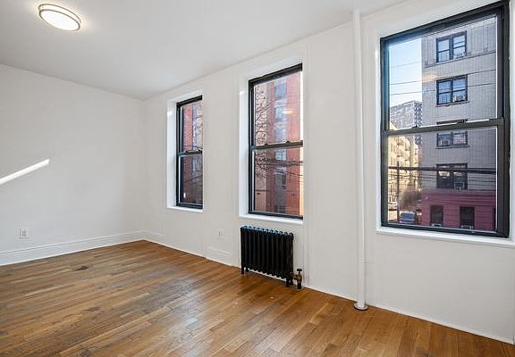4th image of 307 E 162nd St #2A