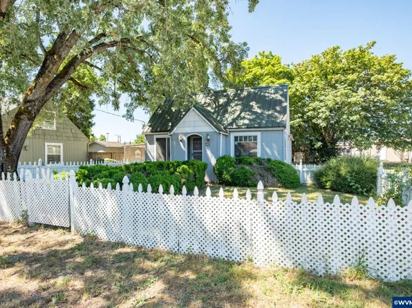 2454 Primrose St, Lebanon, OR 97355