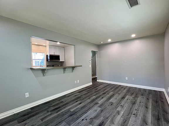 3rd image of 3537 4th Ave